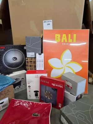 The photo shows a package with clothing in the category A.