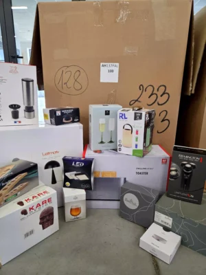 The photo shows a package with clothing in the category A.