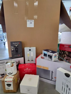 The photo shows a package with clothing in the category A.