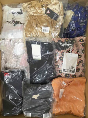 The photo shows a package with clothing in the category A.