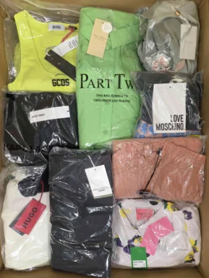 The photo shows a package with clothing in the category A.