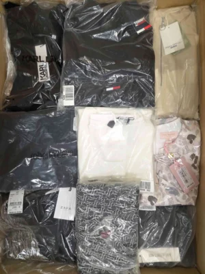 The photo shows a package with clothing in the category A.