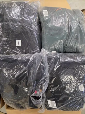 The photo shows a package with clothing in the category C.