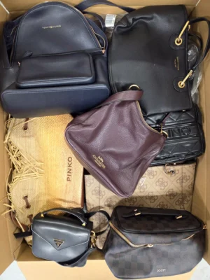 The picture shows a package with accessories in the category HC.
