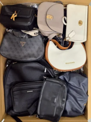 The picture shows a package with accessories in the category HC.