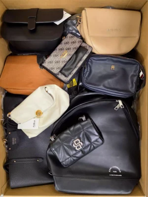 The picture shows a package with accessories in the category HC.