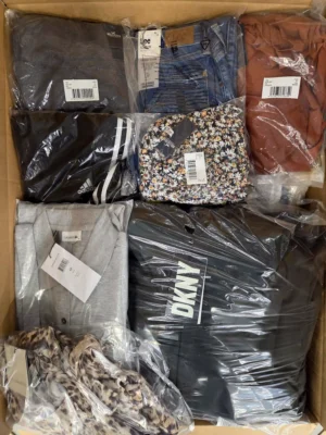 The photo shows a package with clothing in the category B.