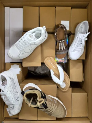 The photo shows a package with clothing in the category B.