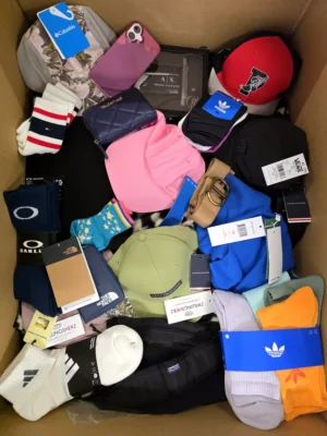 The picture shows a package with accessories in the category AB.