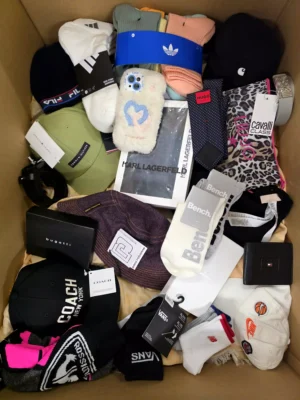The picture shows a package with accessories in the category AB.