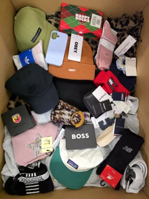 The picture shows a package with accessories in the category AB.