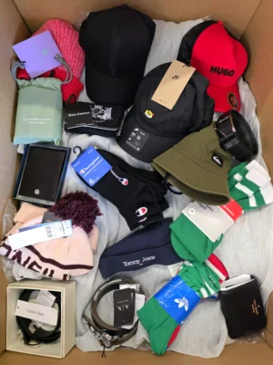 The picture shows a package with accessories in the category AB.