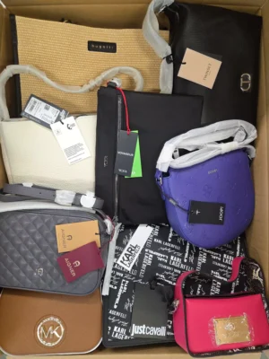 The picture shows a package with accessories in the category HA.