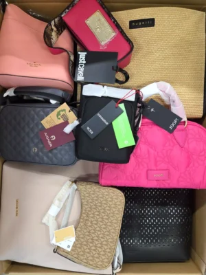 The picture shows a package with accessories in the category HA.
