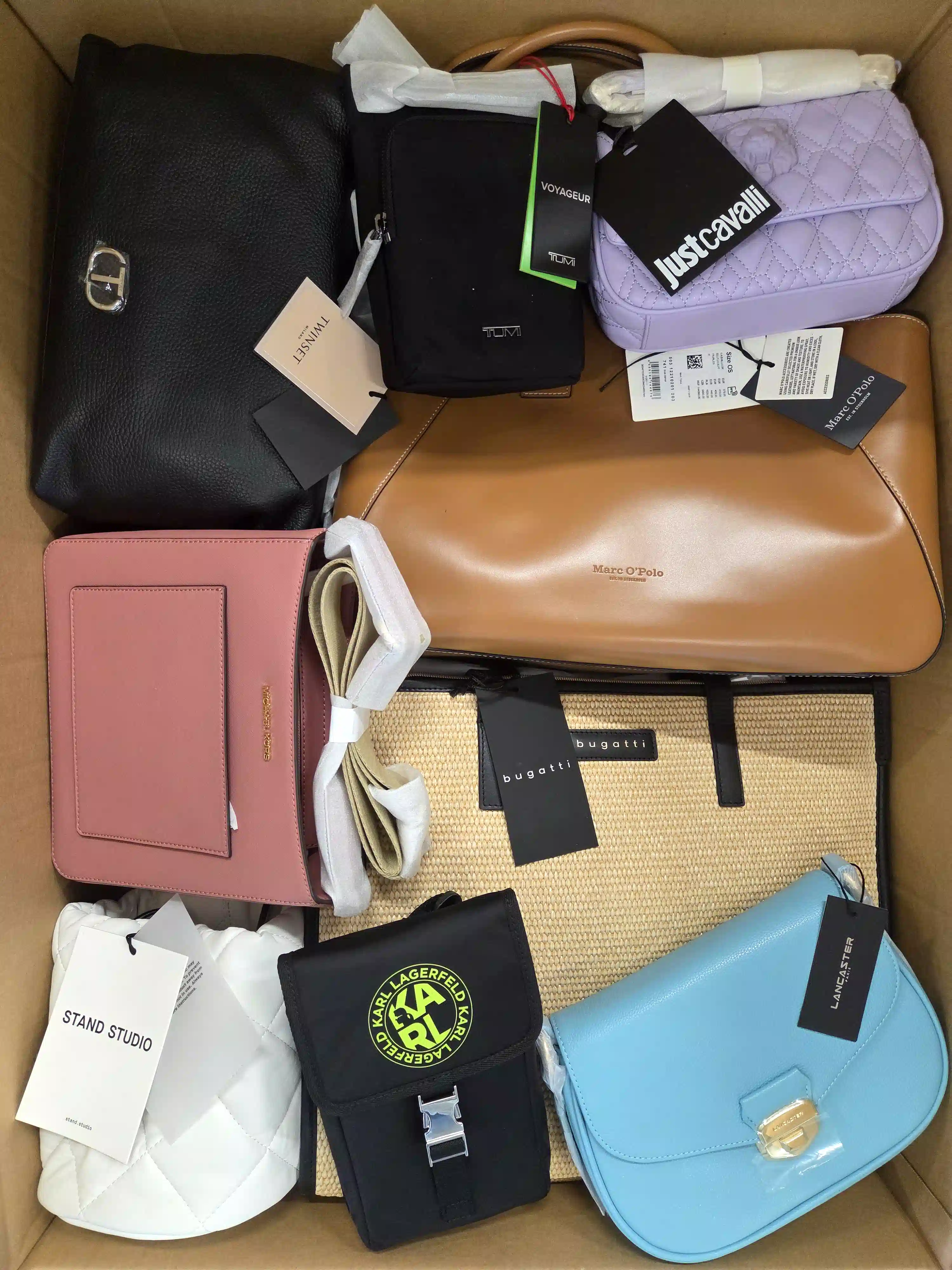 HA265 3 The picture shows a package with accessories in the category HA.
