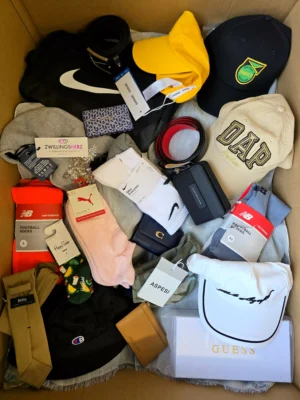 The picture shows a package with accessories in the category AB.