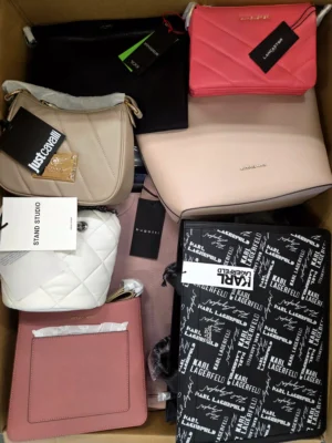 The picture shows a package with accessories in the category HA.