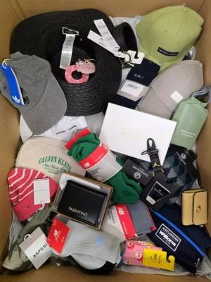 The picture shows a package with accessories in the category AB.
