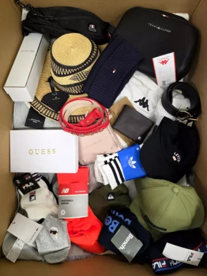 The picture shows a package with accessories in the category AB.