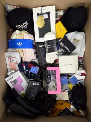 The picture shows a package with accessories in the category AB.