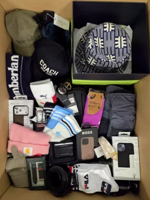 The picture shows a package with accessories in the category AB.
