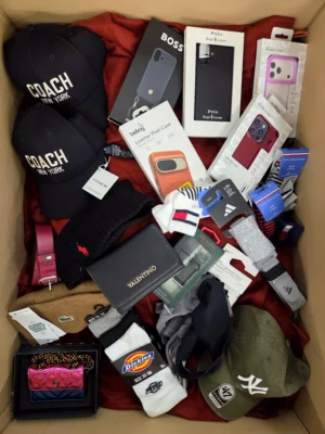 The picture shows a package with accessories in the category AB.