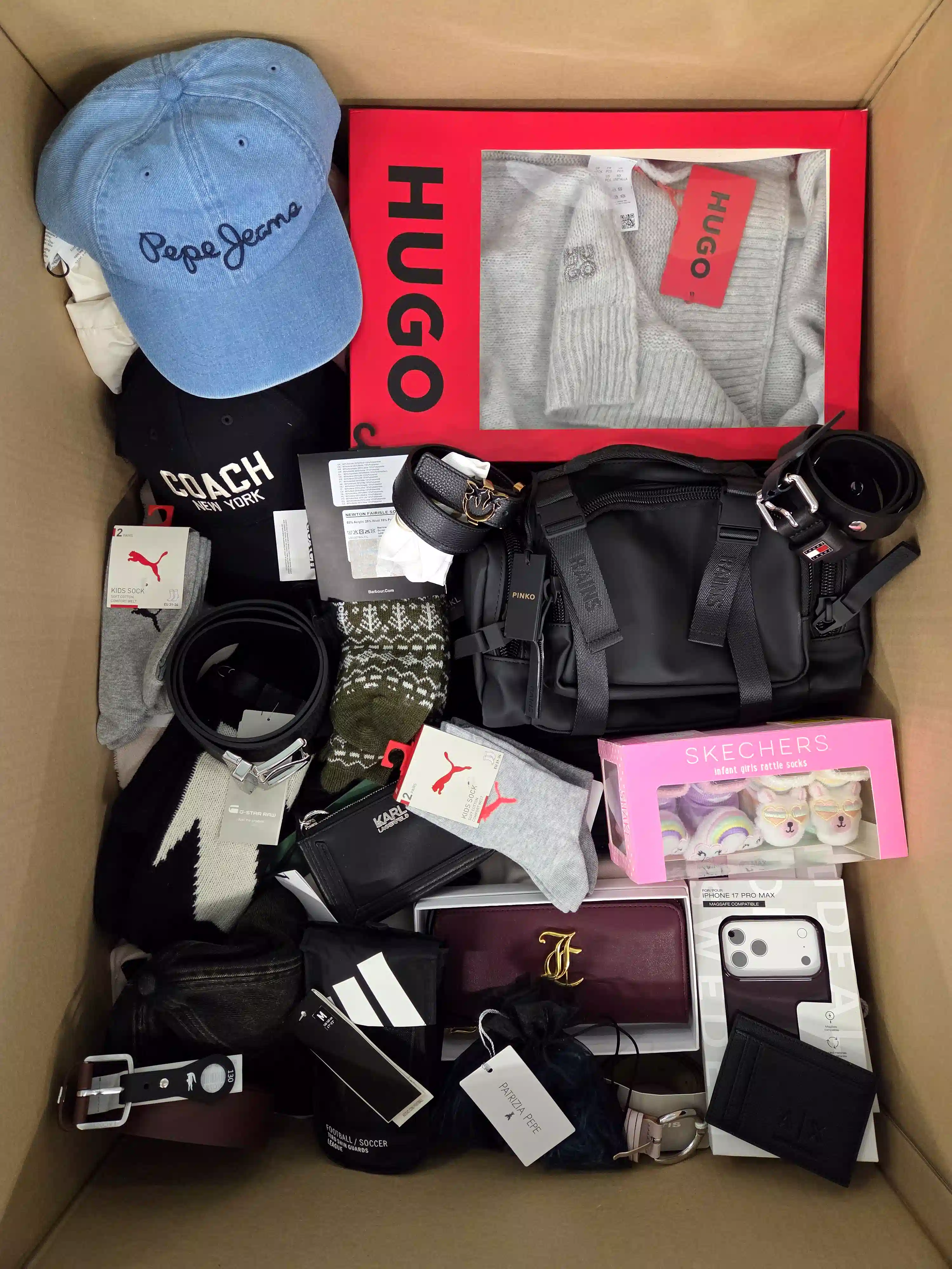 AB288 3 The picture shows a package with accessories in the category AB.