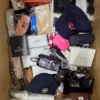 AA318 1 The picture shows a package with accessories in the category AA.