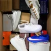 BS3644 1 The photo shows a package with footwear in the category BS.