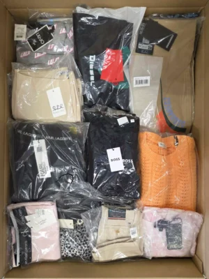The photo shows a package with clothing in the category K.