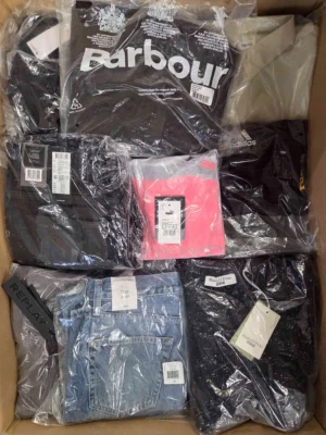 The photo shows a package with clothing in the category AM.
